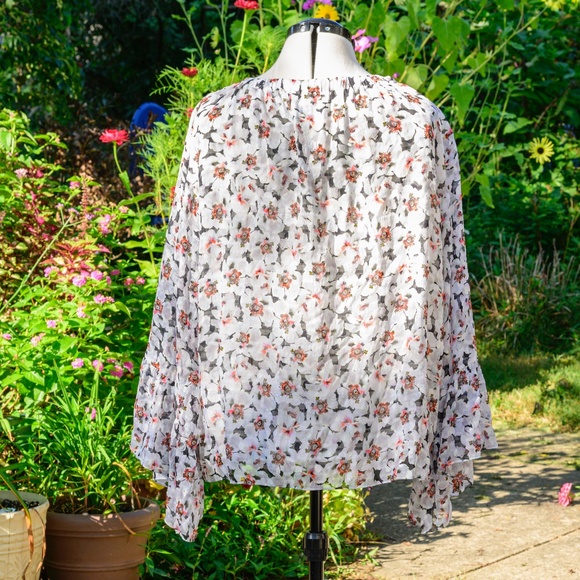 Tanya Taylor V-neck Silk Blouse with Flowers on white ground flouncy slvsNWOT - Picture 3 of 5